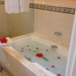 Flower bathtub